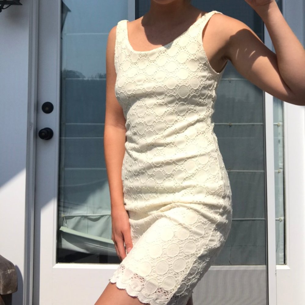 Offwhite Tea Party BodyCon - Picture 2 of 4